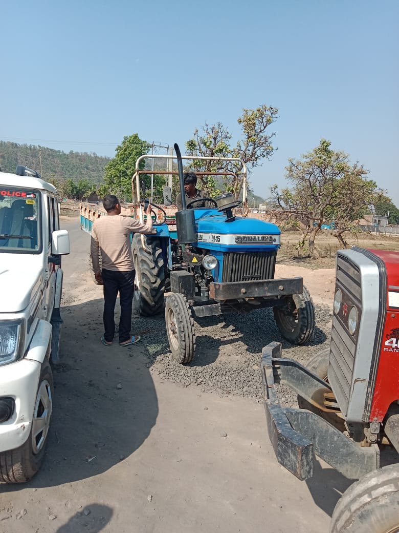 अवैध रेत के परिवहन में लिप्त तीन ट्रैक्टरों को सरई पुलिस ने किया जप्त