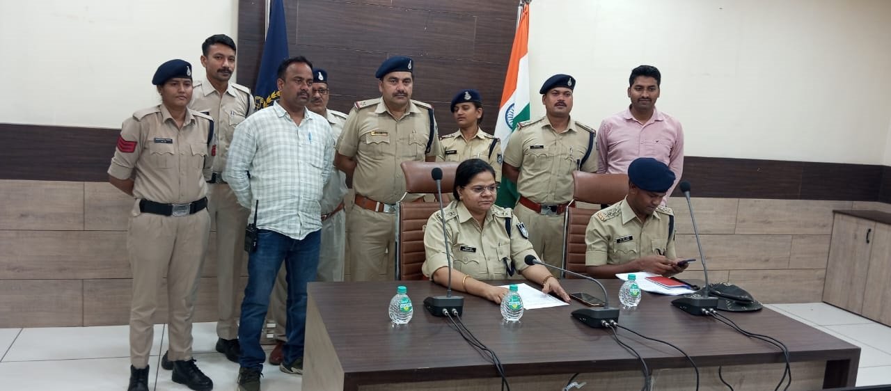 बलियरी में दिनदहाड़े लूट के तीन आरोपियों को कोतवाली पुलिस ने किया गिरफ्तार