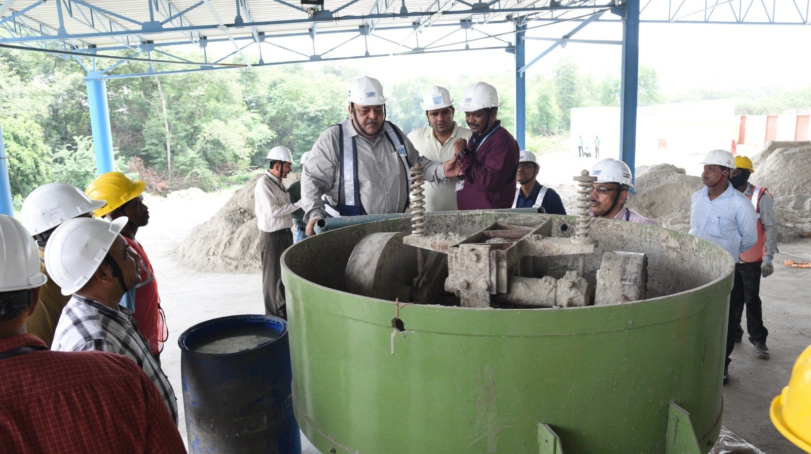 एनटीपीसी रिहंद में एनएसीए टेक्नोलॉजी आधारित पेवर ब्लॉक्स और टाइल्स निर्माण का शुभारंभ