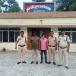 कोल परिवहन वाहनो से अवैध वसूली करने वाले 02 आरोपियों को जयंत पुलिस ने किया गिरफ्तार